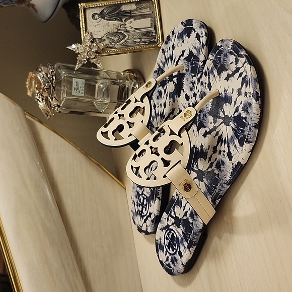 ●RARE●Like NEW● Tory Burch Tie Dye Miller in Ivory(White) - Picture 6 of 13